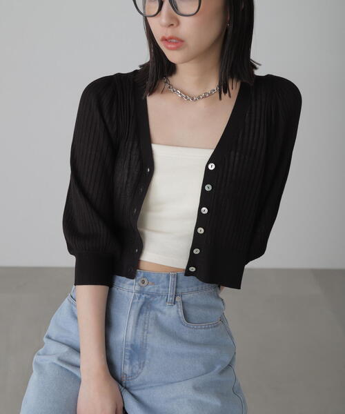 FREE'S MART（フリーズマート）の「◆シアーリブＶネックニットカーディガン（カーディガン/ボレロ・レディース・ブラック/ピンク/ブルー/ベージュ・FREE）」の2枚目の写真
