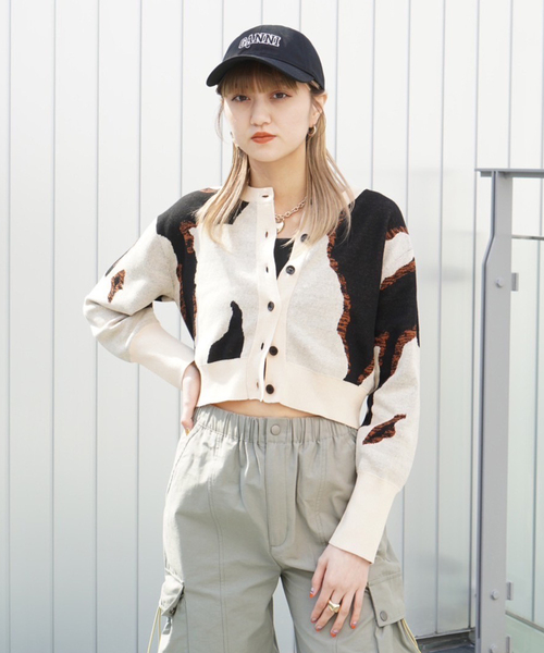 Oriens JOURNAL STANDARD(オリエンス ジャーナルスタンダード)の「JQショートカーディガン(カーディガン/ボレロ・レディース・ベージュ/ブルー・FREE)」の2枚目の写真