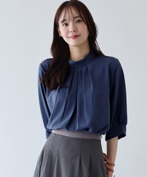 ハイネックタックブラウス