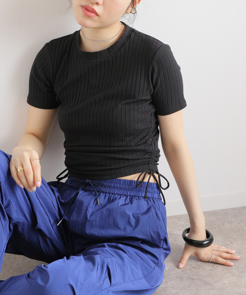 JOINT WORKS(ジョイントワークス)の「【Calvin Klein Jeans / カルバン クライン ジーンズ】 A-SS FASHION Y2K RIB(Tシャツ/カットソー・レディース・ブラック・SMALL)」の9枚目の写真