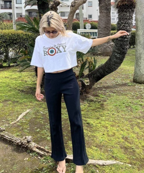 ROXY（ロキシー）の「AZUL PANTS/ロキシーウエストゴムリラックスロングフレアパンツ（その他パンツ・レディース・カーキ/ブラック/ターコイズブルー・MEDIUM/LARGE/SMALL）」の2枚目の写真