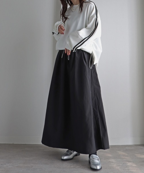 COURO（コウロ）の「パイピングサイドラインナイロンスカート（スカート・レディース・アイボリー/ブラック/オリーブ/ブルー・M/L）」の9枚目の写真