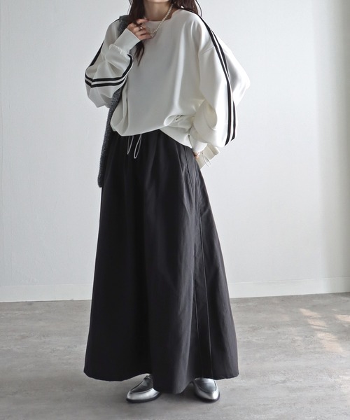 COURO（コウロ）の「パイピングサイドラインナイロンスカート（スカート・レディース・アイボリー/ブラック/オリーブ/ブルー・M/L）」の13枚目の写真