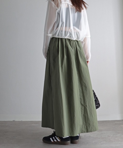 COURO（コウロ）の「パイピングサイドラインナイロンスカート（スカート・レディース・アイボリー/ブラック/オリーブ/ブルー・M/L）」の17枚目の写真