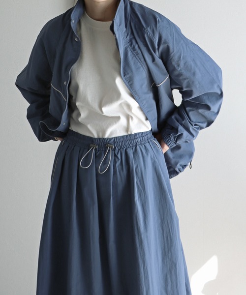 COURO（コウロ）の「パイピングサイドラインナイロンスカート（スカート・レディース・アイボリー/ブラック/オリーブ/ブルー・M/L）」の21枚目の写真
