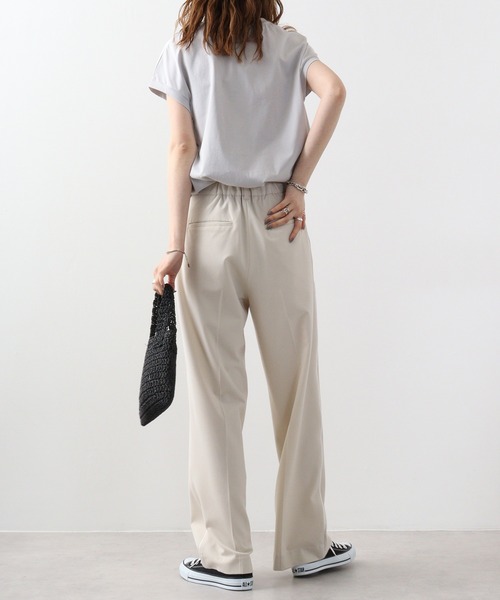 EGLANTINE(エグランティーヌ)の「Eglantine パール付カットソー(Tシャツ/カットソー・レディース・ブラック×ホワイト/ライトグレー/ネイビー/ネイビー×ホワイト/サーモンピンク/オフホワイト・40)」の7枚目の写真