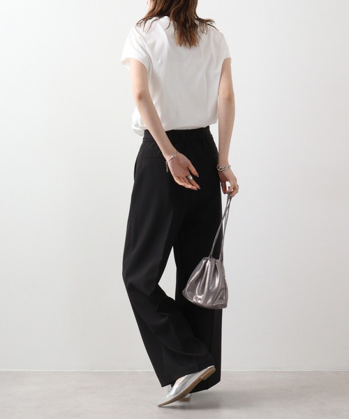 EGLANTINE(エグランティーヌ)の「Eglantine パール付カットソー(Tシャツ/カットソー・レディース・ブラック×ホワイト/ライトグレー/ネイビー/ネイビー×ホワイト/サーモンピンク/オフホワイト・40)」の17枚目の写真