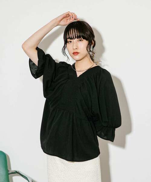 KBF（ケイビーエフ）の「ボリュームギャザーブラウス（シャツ/ブラウス・レディース・ブラック/レッド/オフホワイト・ONE）」の6枚目の写真