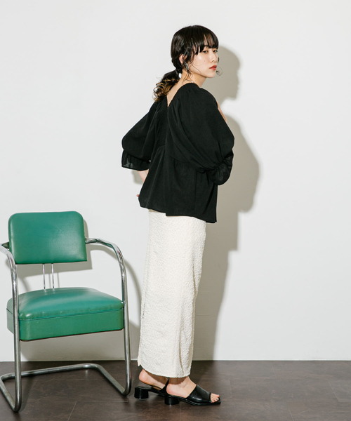 KBF（ケイビーエフ）の「ボリュームギャザーブラウス（シャツ/ブラウス・レディース・ブラック/レッド/オフホワイト・ONE）」の12枚目の写真