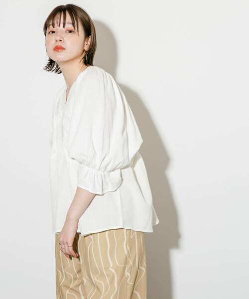 KBF（ケイビーエフ）の「ボリュームギャザーブラウス（シャツ/ブラウス・レディース・ブラック/レッド/オフホワイト・ONE）」の17枚目の写真