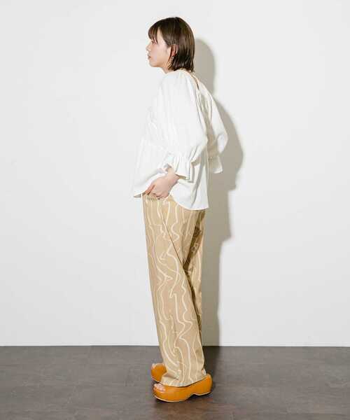 KBF（ケイビーエフ）の「ボリュームギャザーブラウス（シャツ/ブラウス・レディース・ブラック/レッド/オフホワイト・ONE）」の21枚目の写真