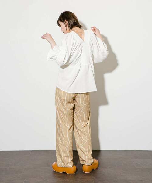 KBF（ケイビーエフ）の「ボリュームギャザーブラウス（シャツ/ブラウス・レディース・ブラック/レッド/オフホワイト・ONE）」の22枚目の写真