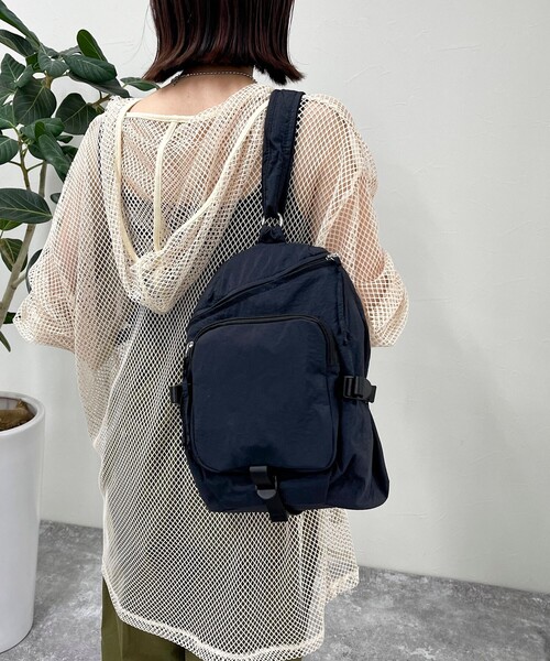fredy emue(フレディエミュ)の「ベルトポケットワッシャークロスショルダー(ショルダーバッグ・レディース・アイボリー/ブラック・FREE)」の1枚目の写真