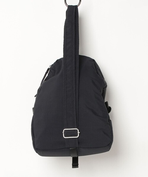 fredy emue(フレディエミュ)の「ベルトポケットワッシャークロスショルダー(ショルダーバッグ・レディース・アイボリー/ブラック・FREE)」の7枚目の写真