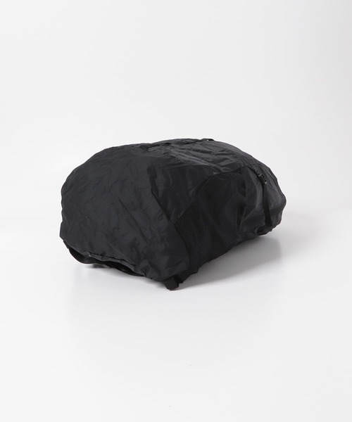 THE NORTH FACE(ザノースフェイス)の「THE NORTH FACE Mayfly Pack 22(バックパック/リュック・レディース・ライトカーキ/ブラック・FREE)」の6枚目の写真