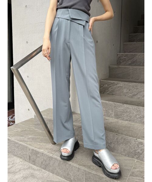 MURUA（ムルーア）の「【SET UP対応】ウエストフォルドセンタープレスパンツ（その他パンツ・レディース・ブルー/ダークグレー/ブラウン・1/2）」の3枚目の写真