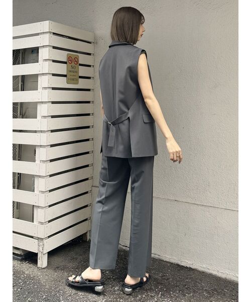 MURUA（ムルーア）の「【SET UP対応】ウエストフォルドセンタープレスパンツ（その他パンツ・レディース・ブルー/ダークグレー/ブラウン・1/2）」の9枚目の写真