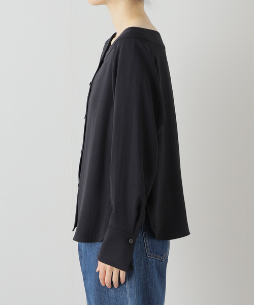 Noble（ノーブル）の「ワイドネックロングカフスブラウス（シャツ/ブラウス・レディース・ホワイト/ネイビー・FREE）」の9枚目の写真