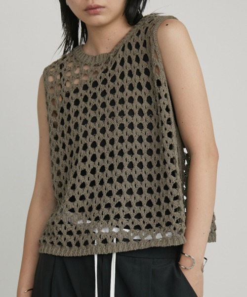 Aunt Marie's（アントマリーズ）の「メッシュニットベスト（タンクトップ・レディース・グレー/ブラック/ホワイト/ダークブラック/モカ・FREE）」の5枚目の写真