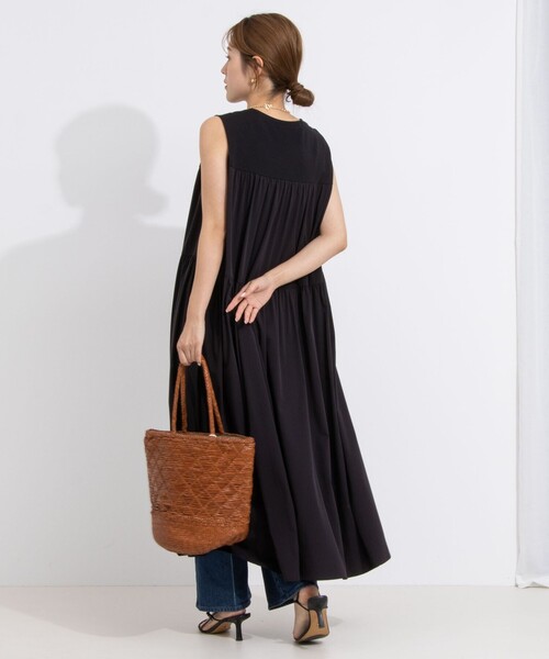 NOLLEY’S（ノーリーズ）の「接触冷感/撥水ストレッチ ティアードワンピース（ワンピース・レディース・ネイビー/ブラック・2/1）」の19枚目の写真