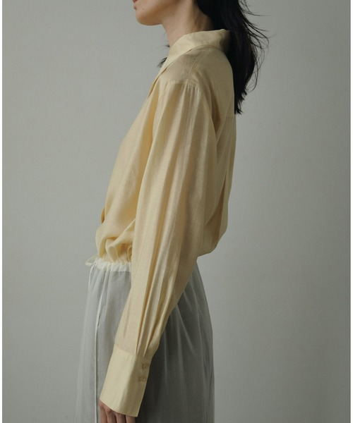 anuke(アンヌーク)の「Sheer Satin Shirts(シャツ/ブラウス・レディース・クリーム/アイボリー/グレー・FREE)」の5枚目の写真