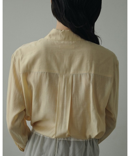 anuke(アンヌーク)の「Sheer Satin Shirts(シャツ/ブラウス・レディース・クリーム/アイボリー/グレー・FREE)」の8枚目の写真