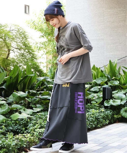 チチカカ（チチカカ）の「リメイク風プリントスウェットスカート（スカート・レディース・チャコールグレー/トップグレー・FREE）」の12枚目の写真