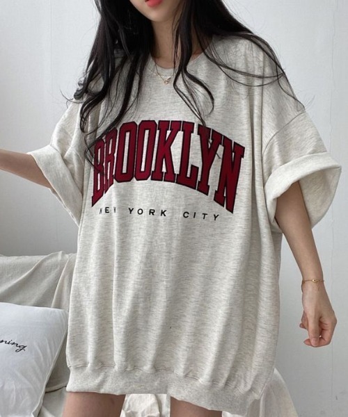 LAC-VERT(ラック・ヴェール)の「BROOKLYN オーバープリントTシャツ(Tシャツ/カットソー・レディース・ホワイト/オートミール/その他1/ネイビー/グレー/ブラック・FREE)」の1枚目の写真