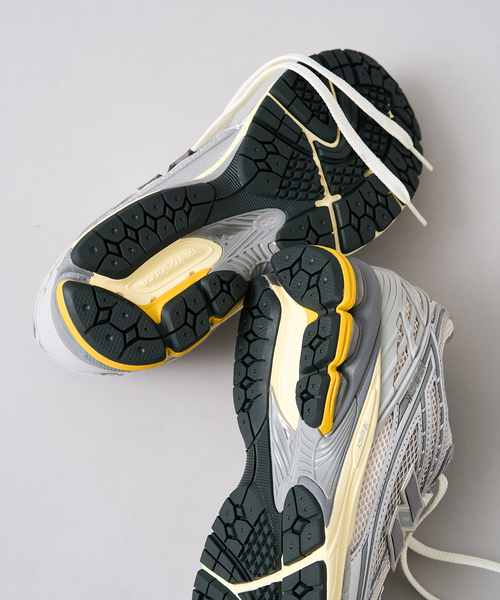 NEW BALANCE（ニューバランス）の「NEW BALANCE / ニューバランス M1906R（スニーカー・メンズ・チャコールグレー・26cm/26.5cm/27cm/27.5cm/28cm）」の4枚目の写真