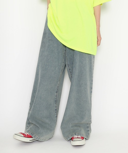 PUNYUS（プニュズ）の「バックポケット刺繍デニムバギーパンツ（デニムパンツ・レディース・ブルー系その他・1/2/3/4）」の9枚目の写真