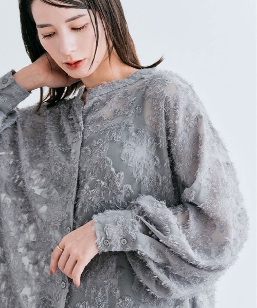 kirakiraShop(キラキラショップ)の「ジャガード フリンジ 長袖 シアー シャツ(シャツ/ブラウス・レディース・ブラック/アイボリー/ピンク系その他/グレー・FREE)」の1枚目の写真