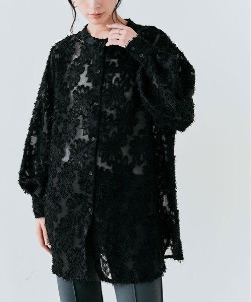 kirakiraShop(キラキラショップ)の「ジャガード フリンジ 長袖 シアー シャツ(シャツ/ブラウス・レディース・ブラック/アイボリー/ピンク系その他/グレー・FREE)」の2枚目の写真