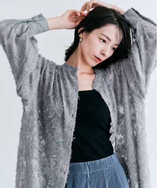 kirakiraShop(キラキラショップ)の「ジャガード フリンジ 長袖 シアー シャツ(シャツ/ブラウス・レディース・ブラック/アイボリー/ピンク系その他/グレー・FREE)」の10枚目の写真