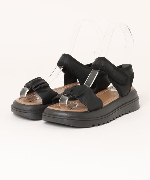 shoes365(シューズスリーシックスファイヴ)の「【shoes365】ギャザーデザインサンダル (SS)(サンダル・レディース・オフホワイト/ブラック・22.5cm/23.0cm/23.5cm/24.0cm/24.5cm/25.0cm)」の10枚目の写真