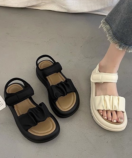 shoes365(シューズスリーシックスファイヴ)の「【shoes365】ギャザーデザインサンダル (SS)(サンダル・レディース・オフホワイト/ブラック・22.5cm/23.0cm/23.5cm/24.0cm/24.5cm/25.0cm)」の7枚目の写真