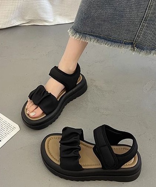 shoes365(シューズスリーシックスファイヴ)の「【shoes365】ギャザーデザインサンダル (SS)(サンダル・レディース・オフホワイト/ブラック・22.5cm/23.0cm/23.5cm/24.0cm/24.5cm/25.0cm)」の8枚目の写真