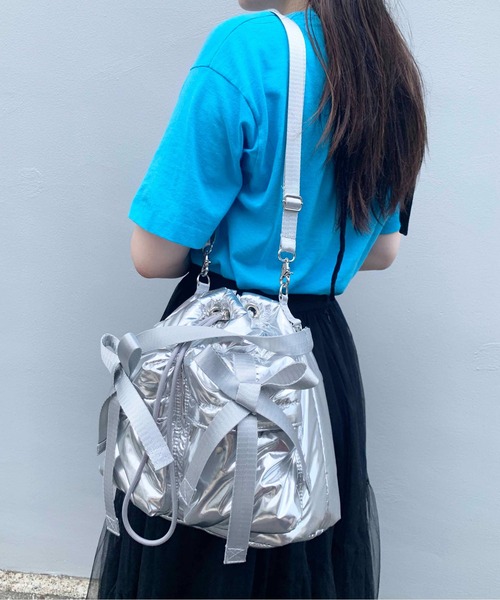 Casselini(キャセリーニ)の「Casselini(キャセリーニ)リボン巾着ショルダー(ショルダーバッグ・レディース・ブラック/レッド/シルバー・FREE)」の18枚目の写真