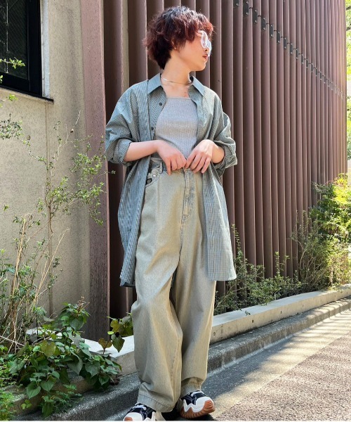 DOUBLE NAME(ダブルネーム)の「Airedale Terrier BACK刺しゅうシャツ/ユニセックス(シャツ/ブラウス・レディース・ブラック/ベージュ/ブルー・FREE)」の16枚目の写真