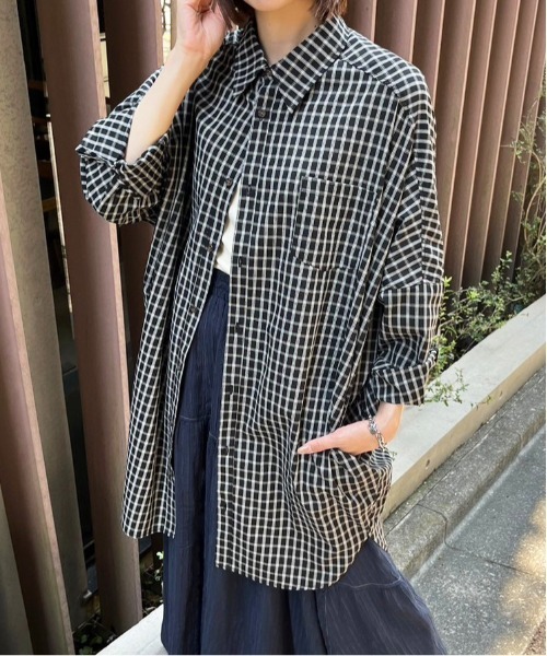 DOUBLE NAME(ダブルネーム)の「Airedale Terrier BACK刺しゅうシャツ/ユニセックス(シャツ/ブラウス・レディース・ブラック/ベージュ/ブルー・FREE)」の19枚目の写真