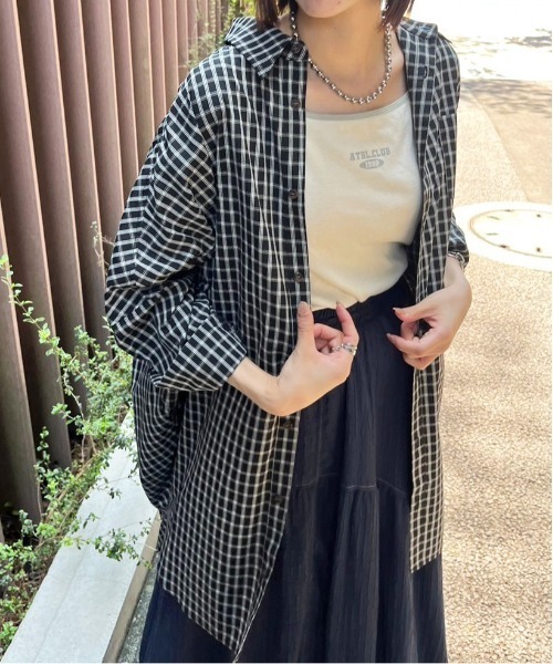 DOUBLE NAME(ダブルネーム)の「Airedale Terrier BACK刺しゅうシャツ/ユニセックス(シャツ/ブラウス・レディース・ブラック/ベージュ/ブルー・FREE)」の11枚目の写真