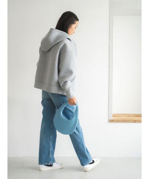 Ungrid(アングリッド)の「ボンディングジップパーカー(パーカー・レディース・ライトグレー/ブラック・FREE)」の6枚目の写真