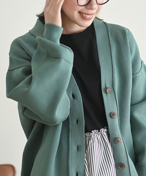 rps(アールピーエス)の「ダンボールニットワイドカーディガン(カーディガン/ボレロ・レディース・ブラック/アイボリー/グリーン/ブルー・フリー)」の13枚目の写真