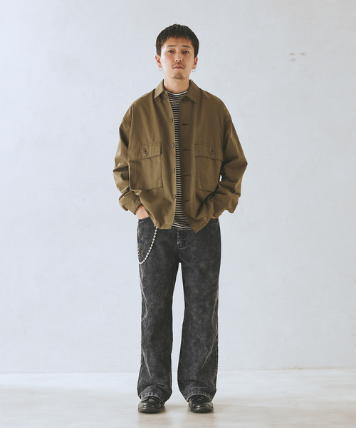 JOURNAL STANDARD relume(ジャーナルスタンダード レリューム)の「BURK / バーク スマイリーファティーグジャケット(ミリタリージャケット・メンズ・チャコールグレー/カーキ・MEDIUM/LARGE)」の4枚目の写真