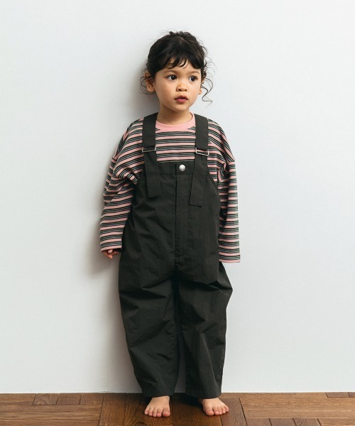 ooju（オージュ）の「【ooju】ナイロンサロペット（サロペット/オーバーオール・キッズ・カーキ/ネイビー・1/2/3）」の2枚目の写真