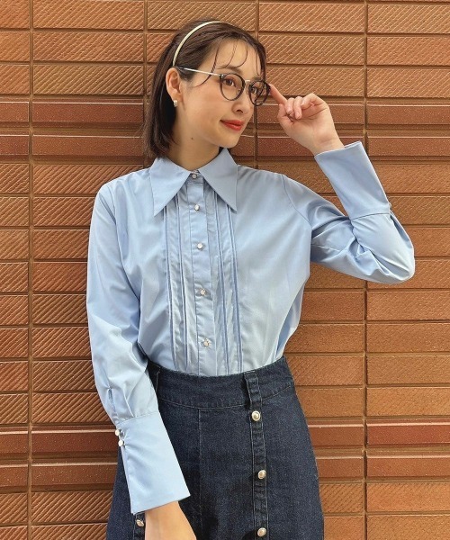 an another angelus（アンアナザーアンジェラス）の「ロングポイントカラーシャツ/ananotherangelus（シャツ/ブラウス・レディース・オフホワイト/ライトブルー・FREE）」の2枚目の写真