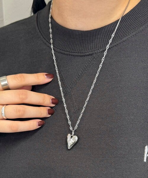 fredy emue（フレディエミュ）の「3Dハートアジャストペンダント（ネックレス・レディース・シルバー/ゴールド・FREE）」の4枚目の写真