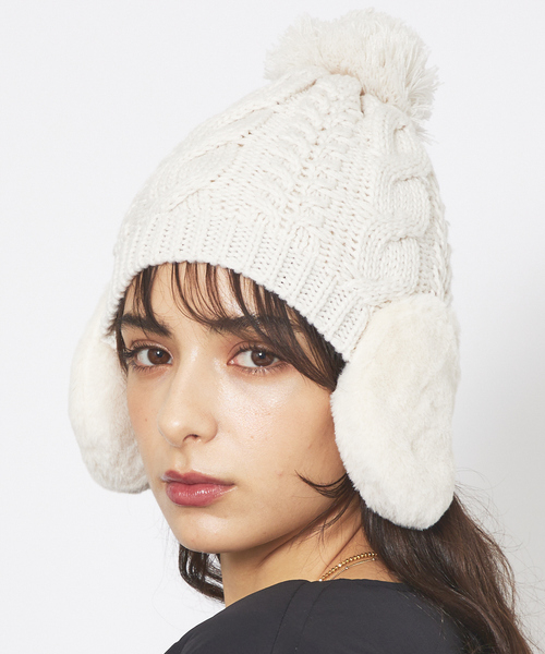 Ruben（ルーベン）の「【RUBEN / ルーベン】イヤーマフ付き裏ボアニットキャップ / RUS-8053（ニットキャップ/ビーニー・レディース・ブルー/アイボリー/ライトグレー/ベージュ/ラベンダー/グレー/ブラック/グレイッシュベージュ・フリー）」の2枚目の写真