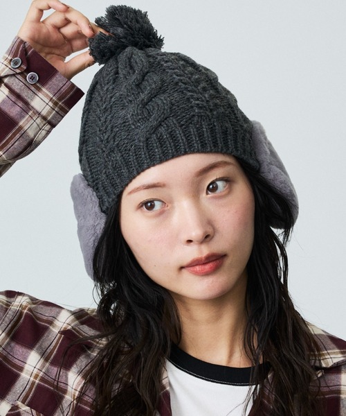 Ruben（ルーベン）の「【RUBEN / ルーベン】イヤーマフ付き裏ボアニットキャップ / RUS-8053（ニットキャップ/ビーニー・レディース・ブルー/アイボリー/ライトグレー/ベージュ/ラベンダー/グレー/ブラック/グレイッシュベージュ・フリー）」の4枚目の写真