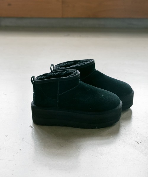 UGG（アグ）の「『一部WEB限定サイズ』UGG　ULTRA MINI PLATFORM（ブーツ・レディース・ブラック/ブラウン・6/8/5/7）」の2枚目の写真