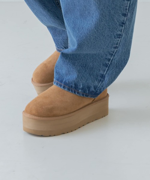 UGG（アグ）の「『一部WEB限定サイズ』UGG　ULTRA MINI PLATFORM（ブーツ・レディース・ブラック/ブラウン・6/8/5/7）」の4枚目の写真